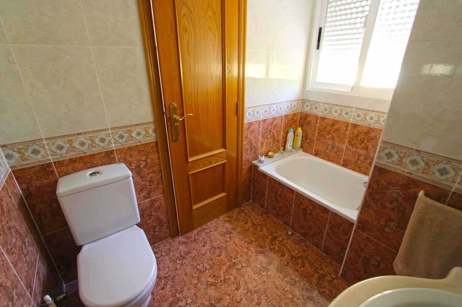 Chalet de 5 habitaciones en Orba en venta con piscina garaje - 650.000 € (Ref: 10029570)