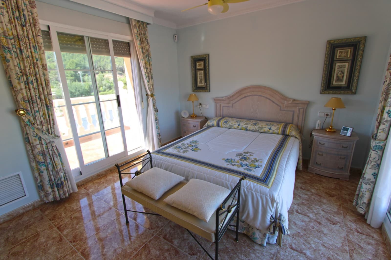 Chalet de 5 habitaciones en Orba en venta con piscina garaje - 650.000 € (Ref: 10029570)