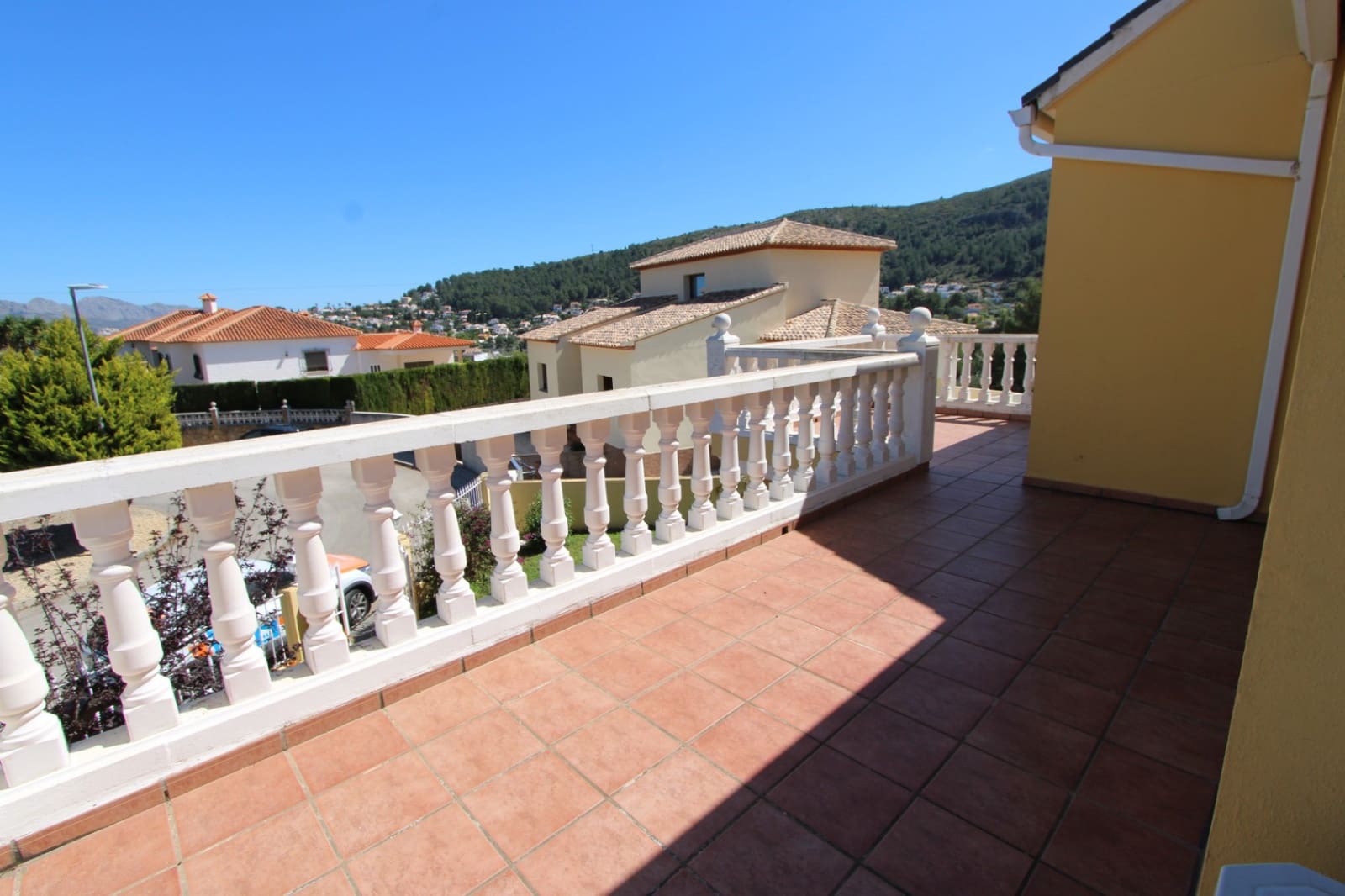 Chalet de 5 habitaciones en Orba en venta con piscina garaje - 650.000 € (Ref: 10029570)