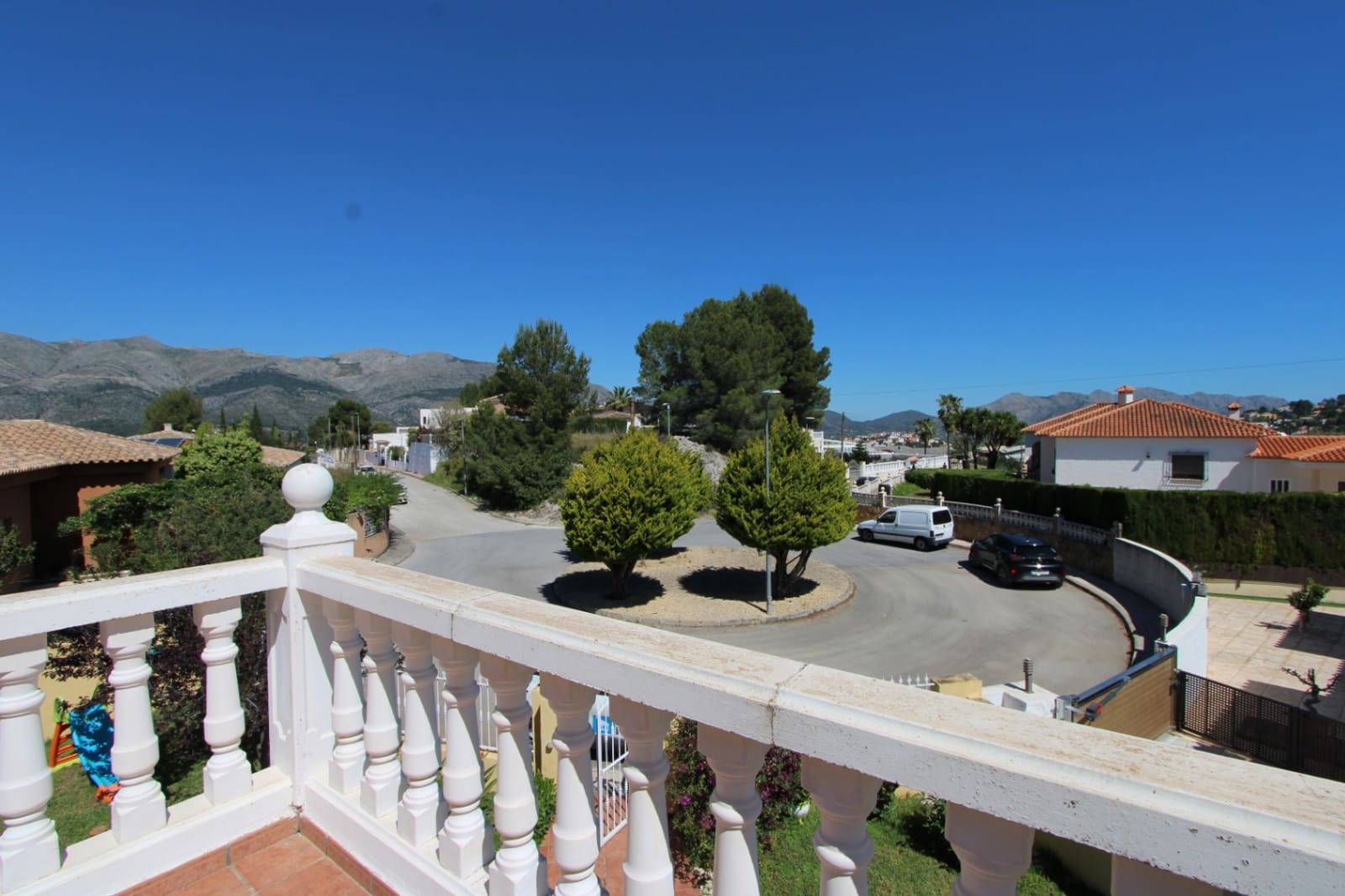 Chalet de 5 habitaciones en Orba en venta con piscina garaje - 650.000 € (Ref: 10029570)