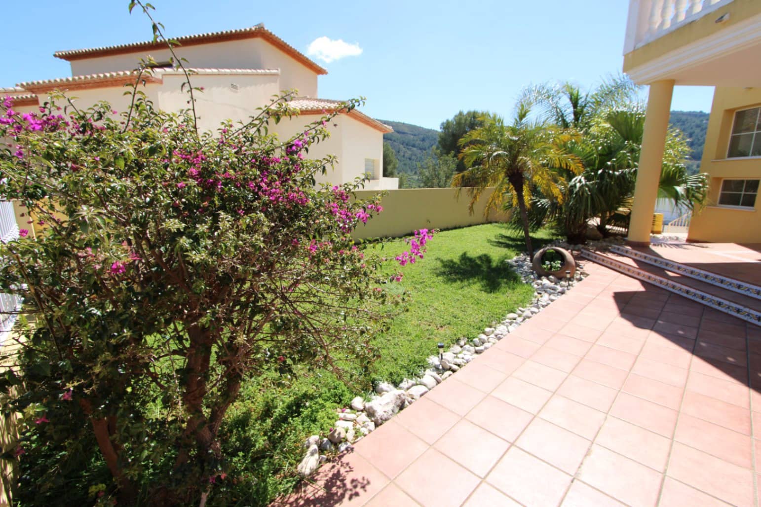 Chalet de 5 habitaciones en Orba en venta con piscina garaje - 650.000 € (Ref: 10029570)