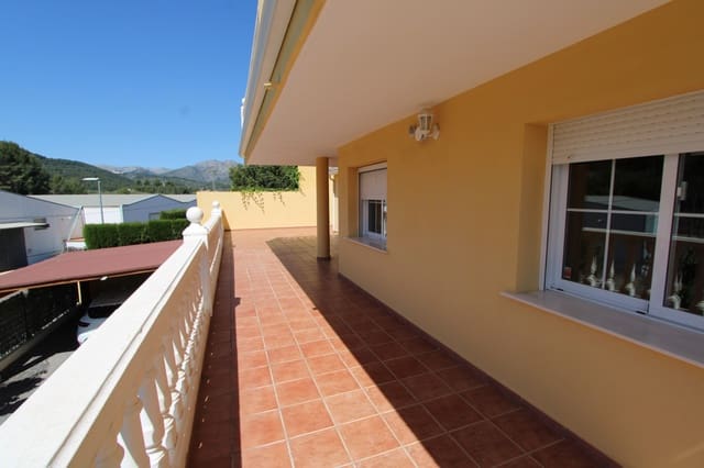 Chalet de 5 habitaciones en Orba en venta con piscina garaje - 650.000 € (Ref: 10029570)