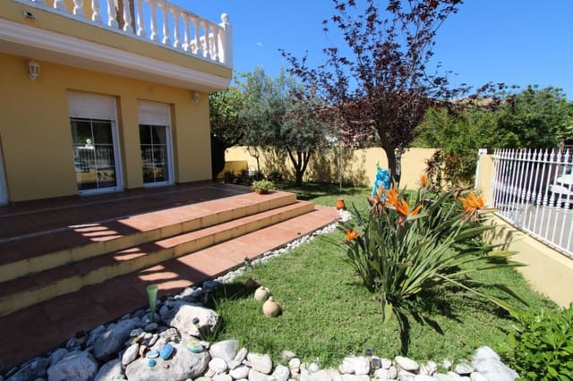 Chalet de 5 habitaciones en Orba en venta con piscina garaje - 650.000 € (Ref: 10029570)