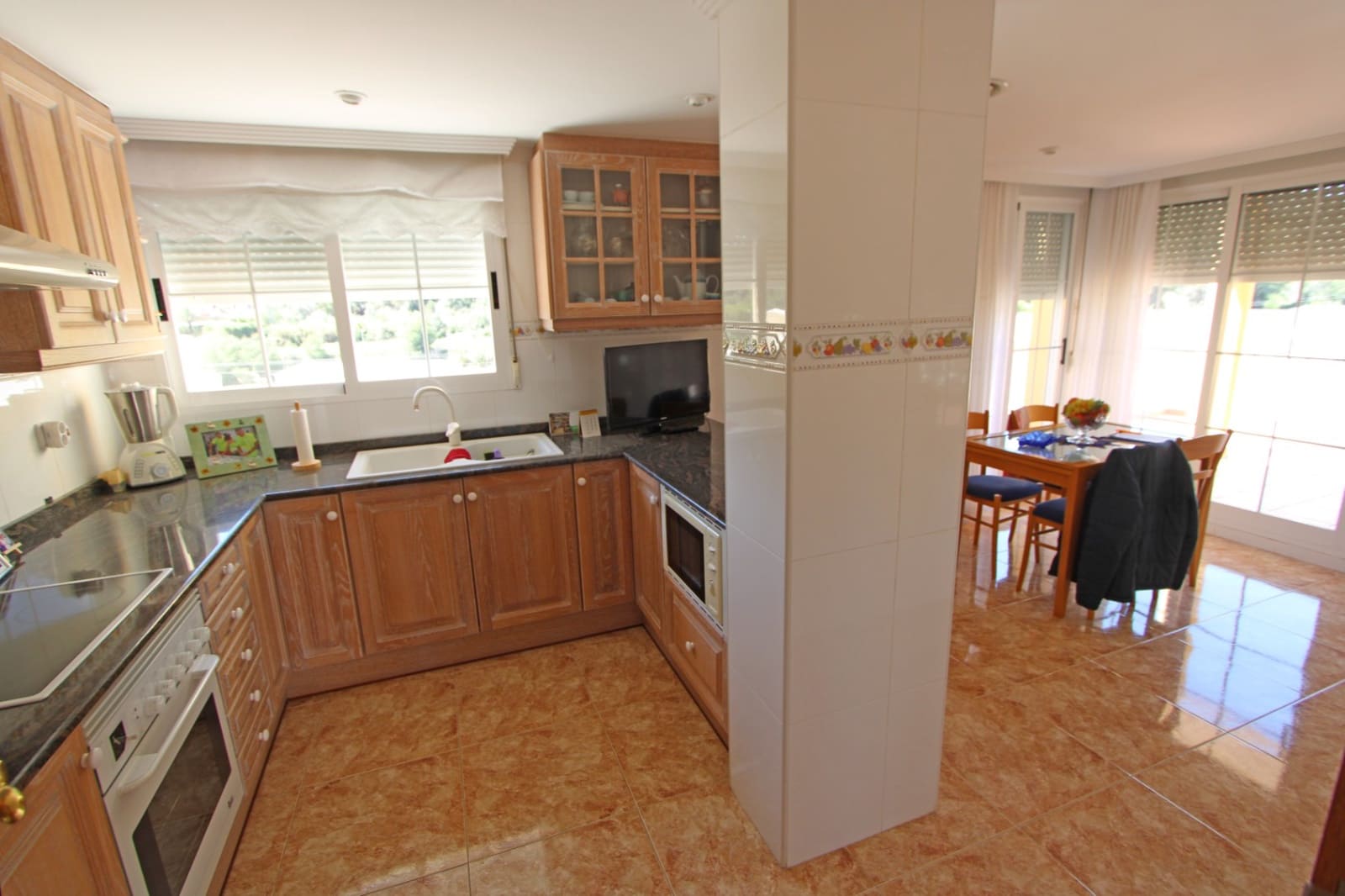 Chalet de 5 habitaciones en Orba en venta con piscina garaje - 650.000 € (Ref: 10029570)