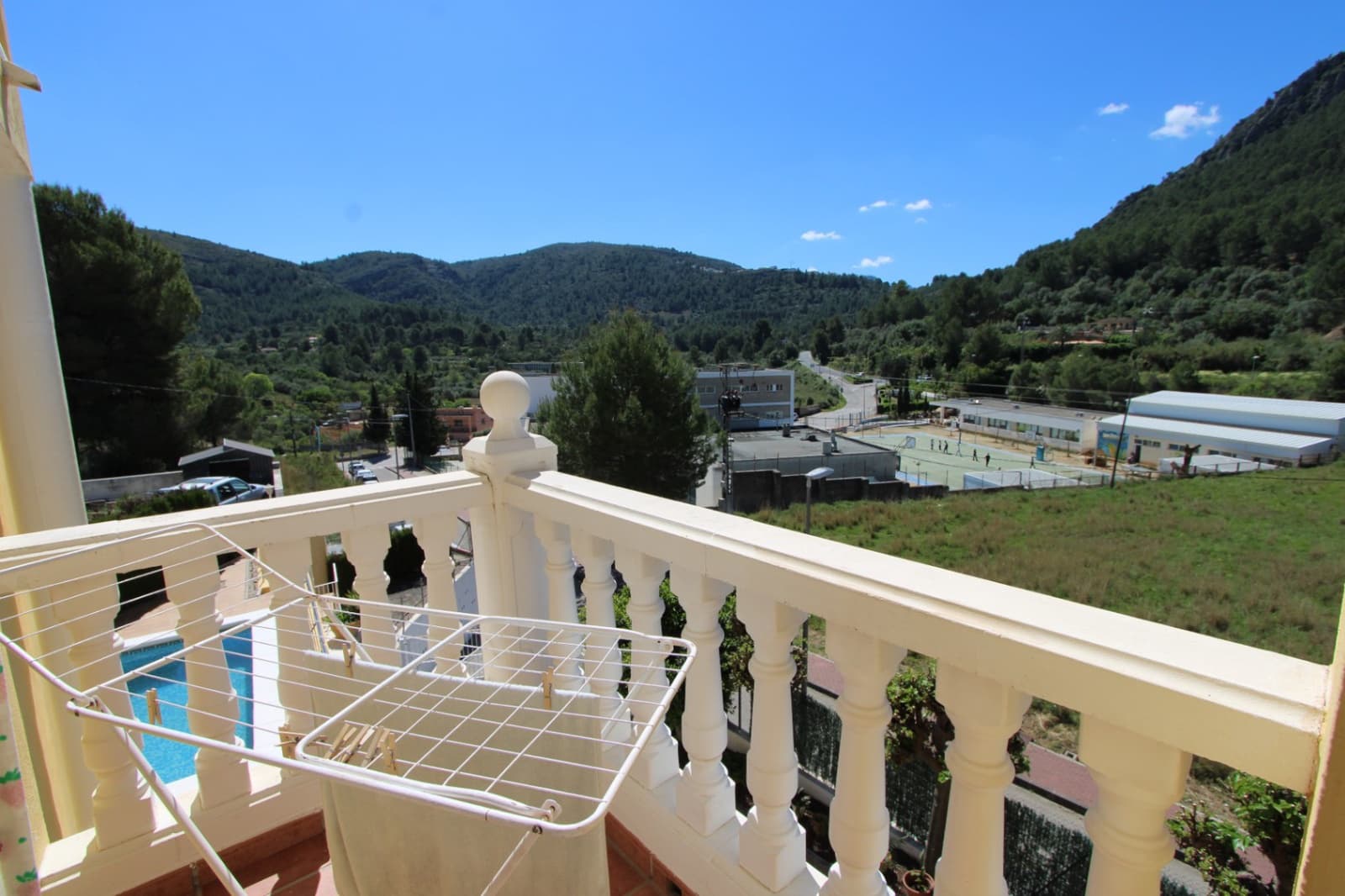 Chalet de 5 habitaciones en Orba en venta con piscina garaje - 650.000 € (Ref: 10029570)