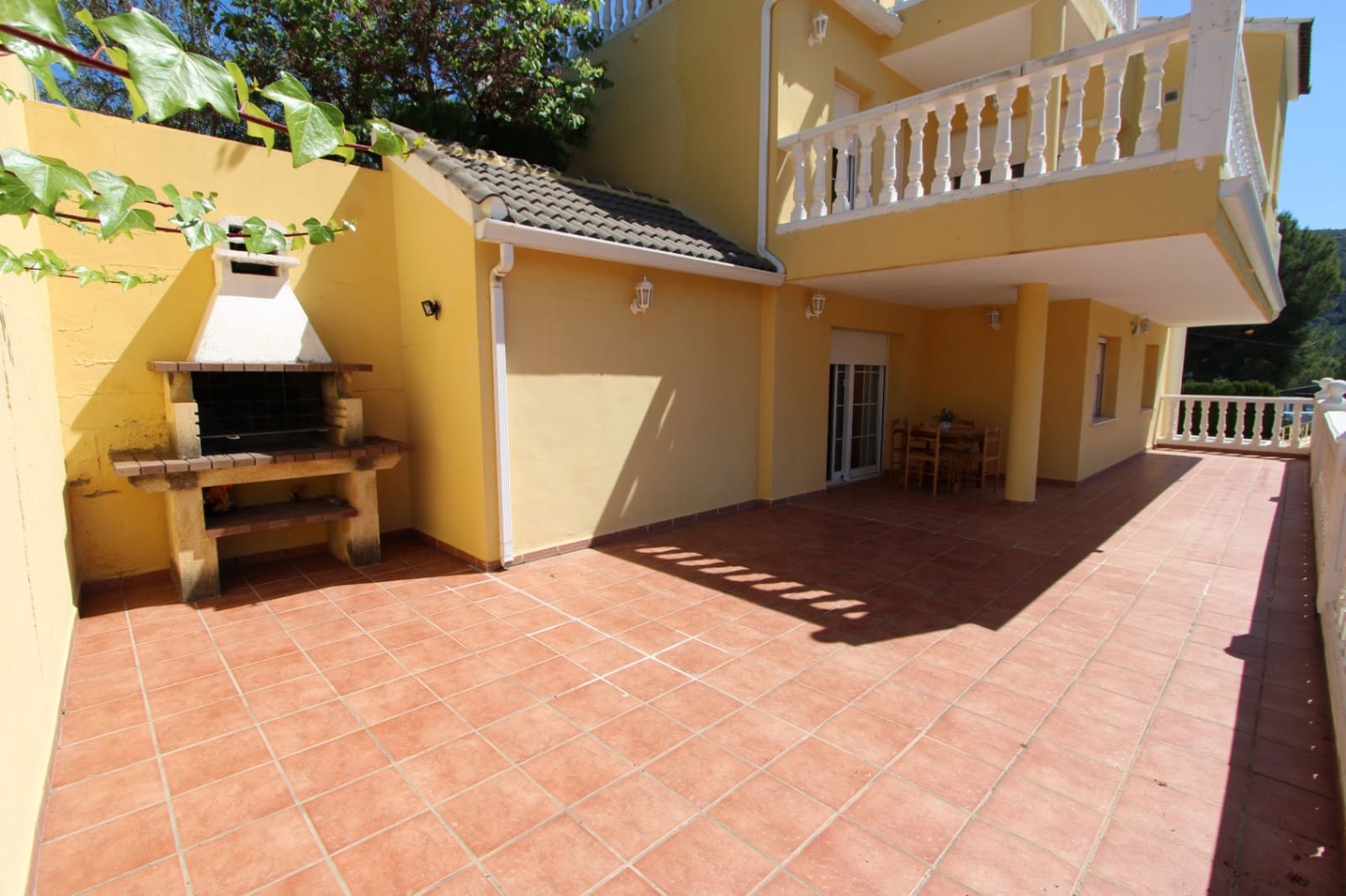 Chalet de 5 habitaciones en Orba en venta con piscina garaje - 650.000 € (Ref: 10029570)