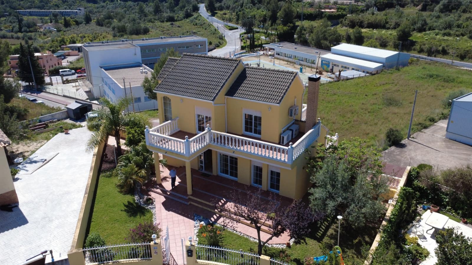 5 soverom Villa til salgs i Orba med svømmebasseng garasje - € 450 000 (Ref: 10029570)