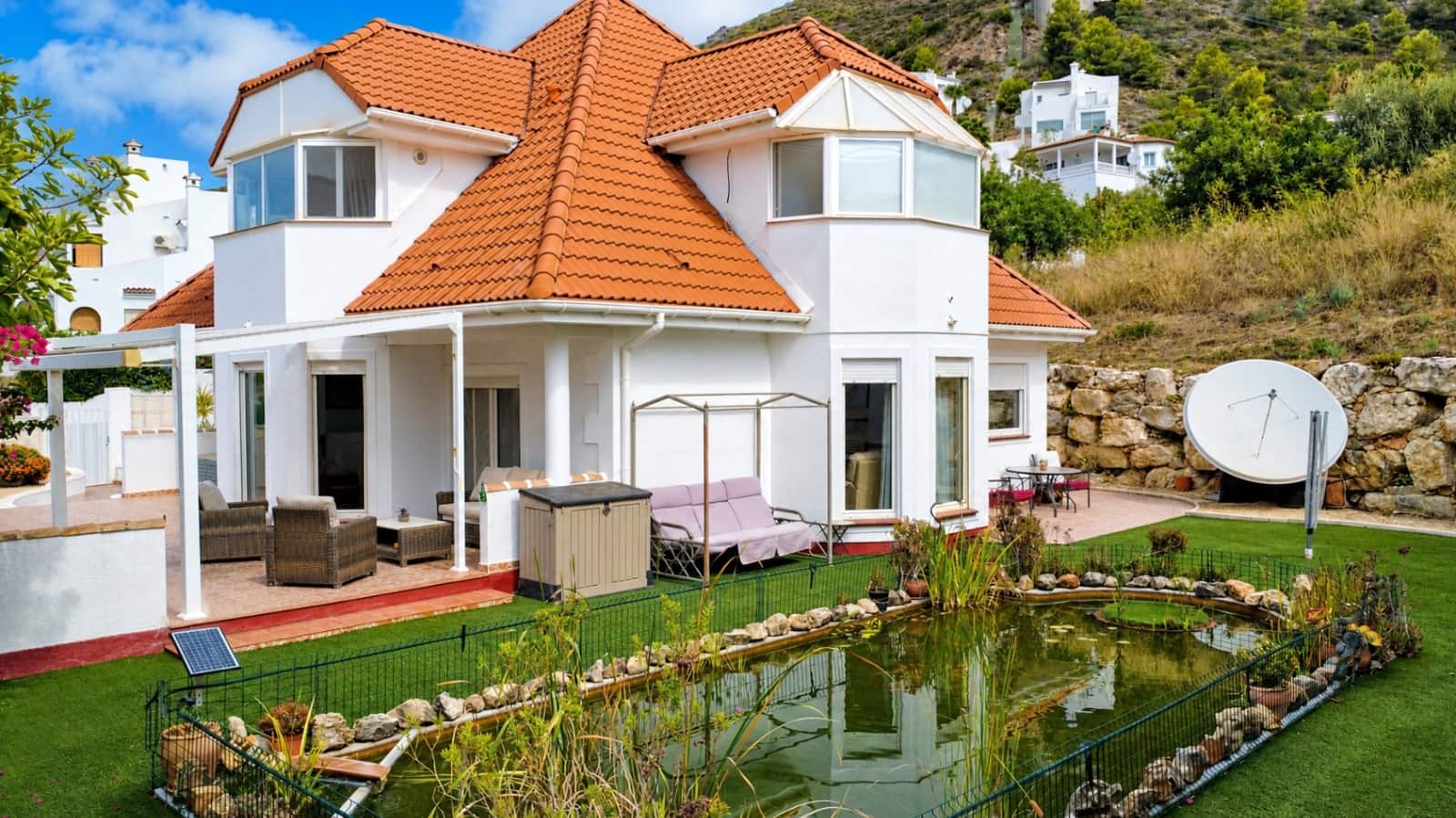 4 bedroom Villa for sale in Jalon / Xalo with pool garage - € 475,000 (Ref: 10031156)