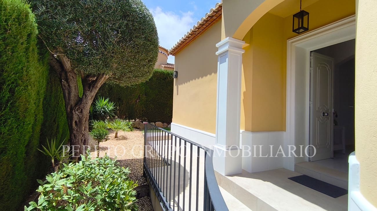 3 soveværelse Villa til salg i La Sella med swimmingpool garage - € 439.000 (Ref: 10042201)