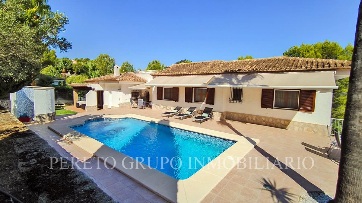 Chalet de 5 habitaciones en La Sella en venta con piscina garaje - 785.000 € (Ref: 10042202)