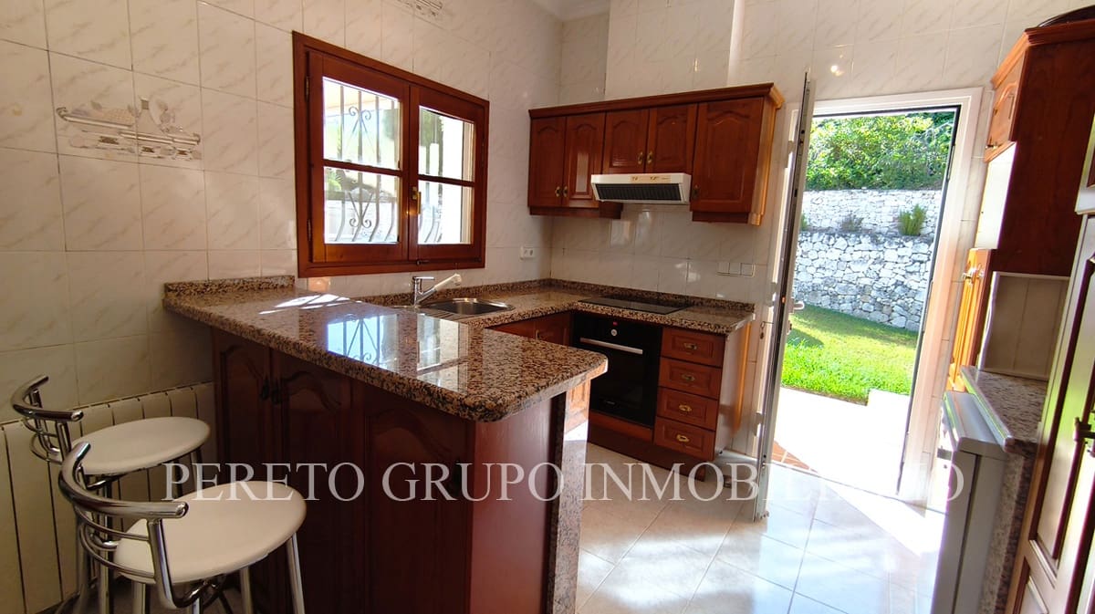Chalet de 5 habitaciones en La Sella en venta con piscina garaje - 785.000 € (Ref: 10042202)