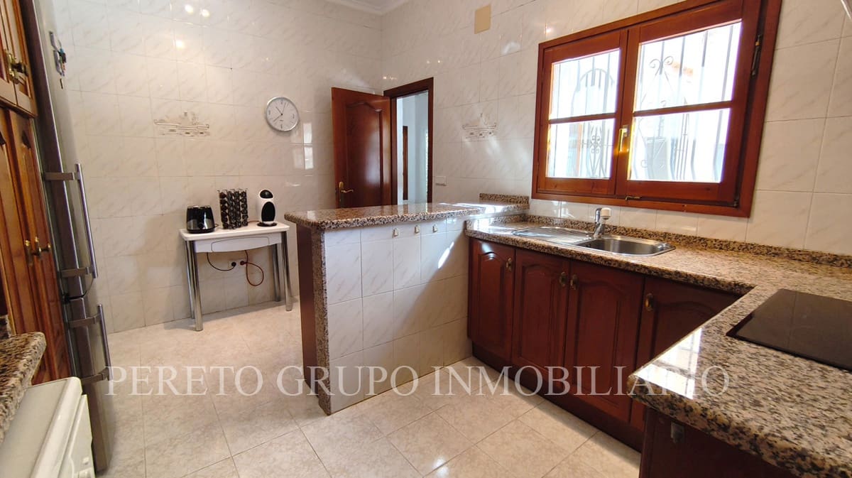 Chalet de 5 habitaciones en La Sella en venta con piscina garaje - 785.000 € (Ref: 10042202)