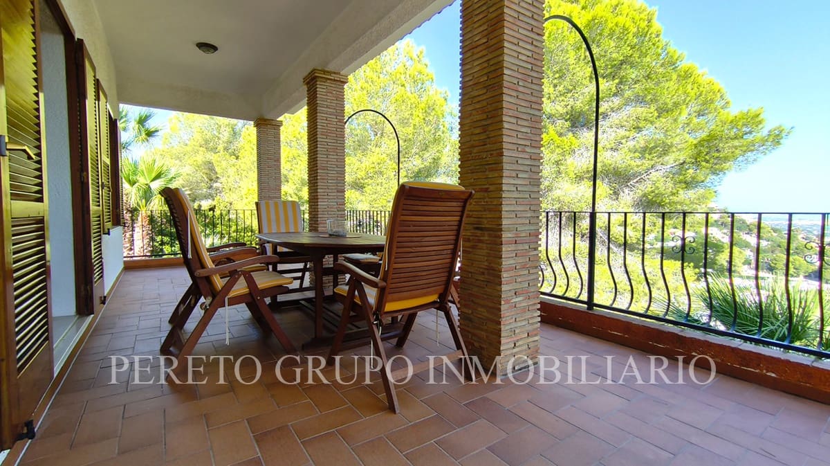 Chalet de 5 habitaciones en La Sella en venta con piscina garaje - 785.000 € (Ref: 10042202)
