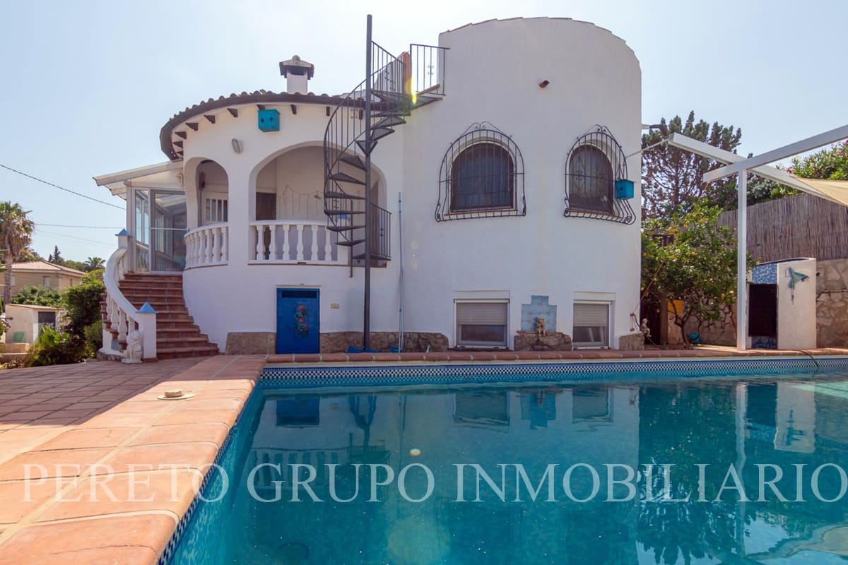 3 soveværelse Villa til salg i Denia med swimmingpool garage - € 595.000 (Ref: 10085009)