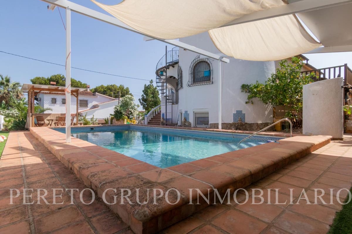 3 soveværelse Villa til salg i Denia med swimmingpool garage - € 595.000 (Ref: 10085009)