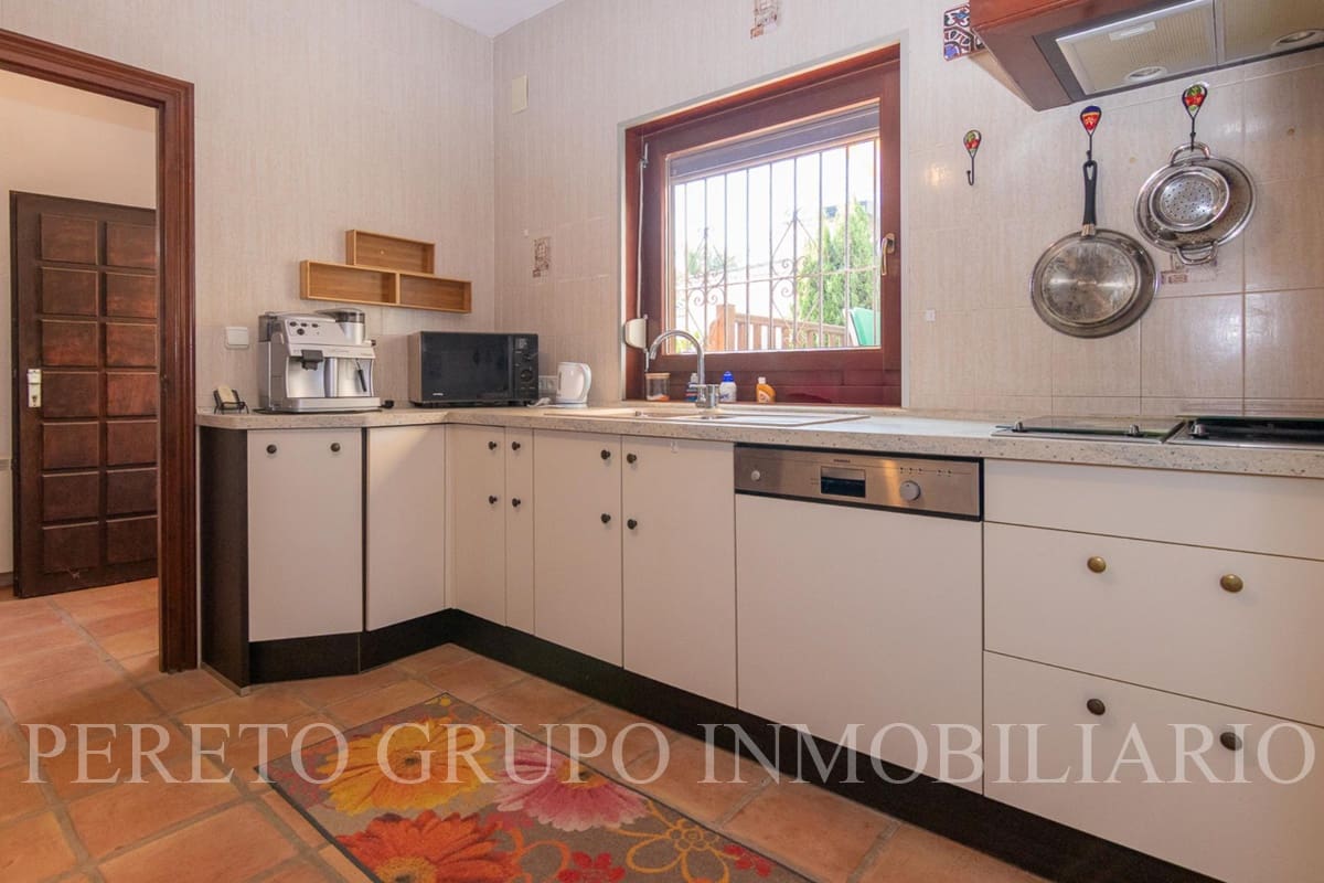 3 soveværelse Villa til salg i Denia med swimmingpool garage - € 595.000 (Ref: 10085009)