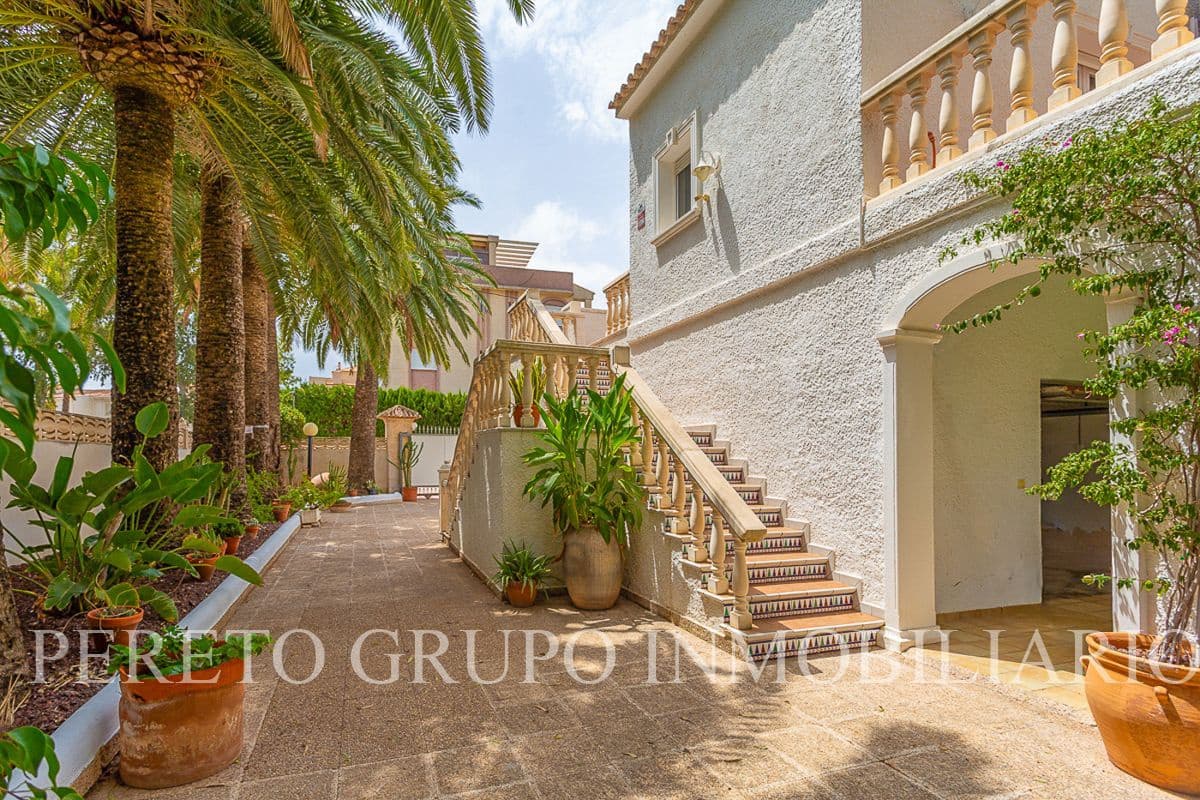 5 soverom Villa til salgs i Denia med svømmebasseng garasje - € 1 395 000 (Ref: 10091330)
