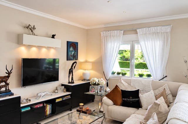 Adosado de 3 habitaciones en Alcalalí / Alcanalí en venta con piscina garaje - 395.000 € (Ref: 10095639)