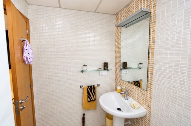 Adosado de 3 habitaciones en Alcalalí / Alcanalí en venta con piscina garaje - 395.000 € (Ref: 10095639)