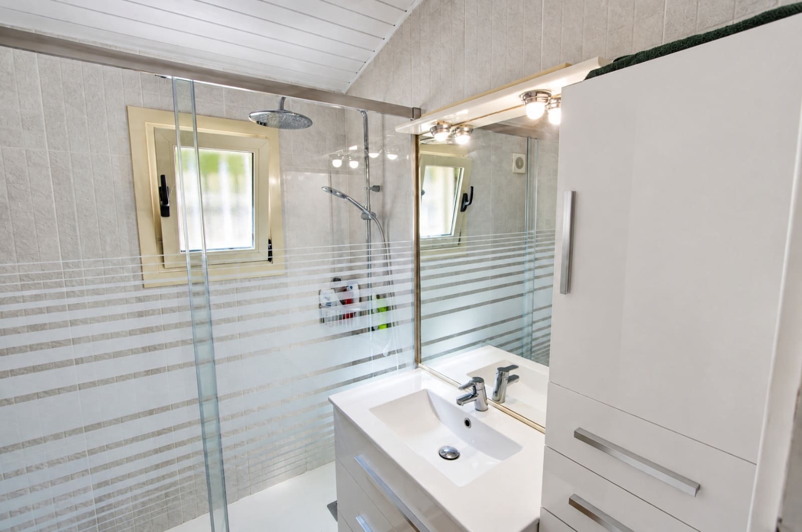 3 chambre Villa/Maison à vendre à Orba avec piscine garage - 425 000 € (Ref: 10102834)