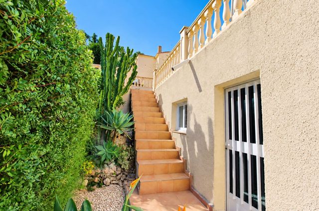3 quarto Moradia para venda em Orba com piscina garagem - 425 000 € (Ref: 10102834)