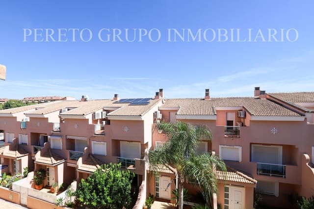 5 quarto Casa em Banda para venda em Dénia com garagem - 490 000 € (Ref: 10111839)