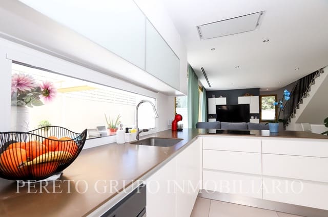 3 soveværelse Byhus til salg i El Montgó, Dénia med swimmingpool garage - € 550.000 (Ref: 10172711)