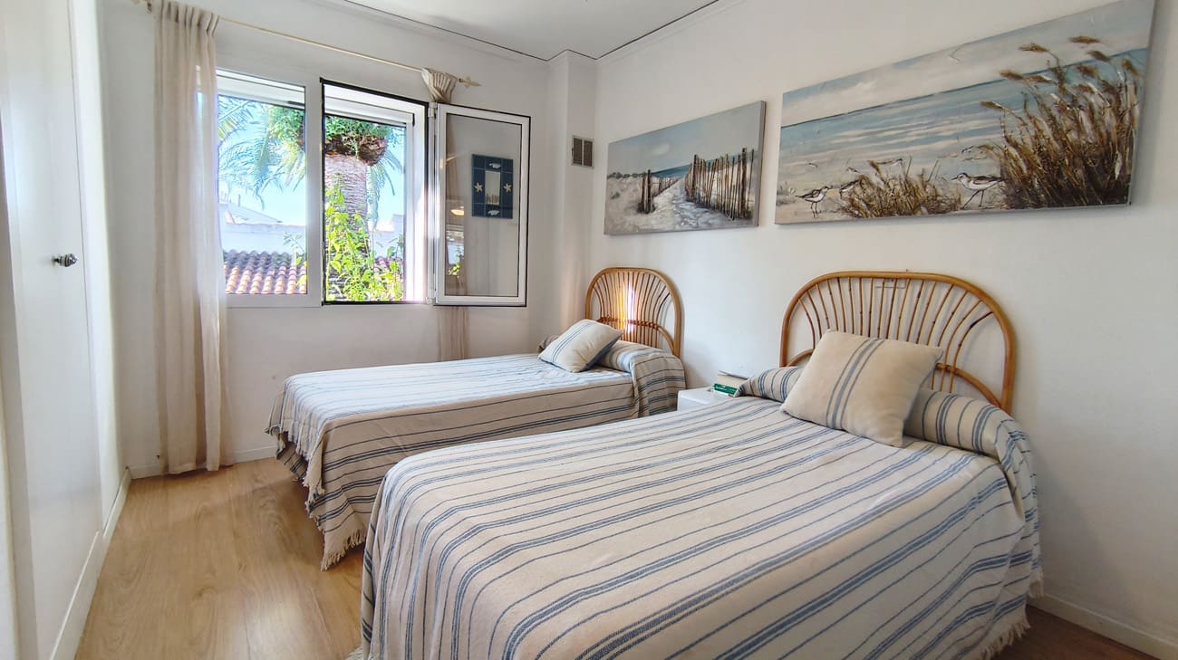 2 soverom Rekkehus til salgs i Denia med svømmebasseng garasje - € 310 000 (Ref: 10183951)