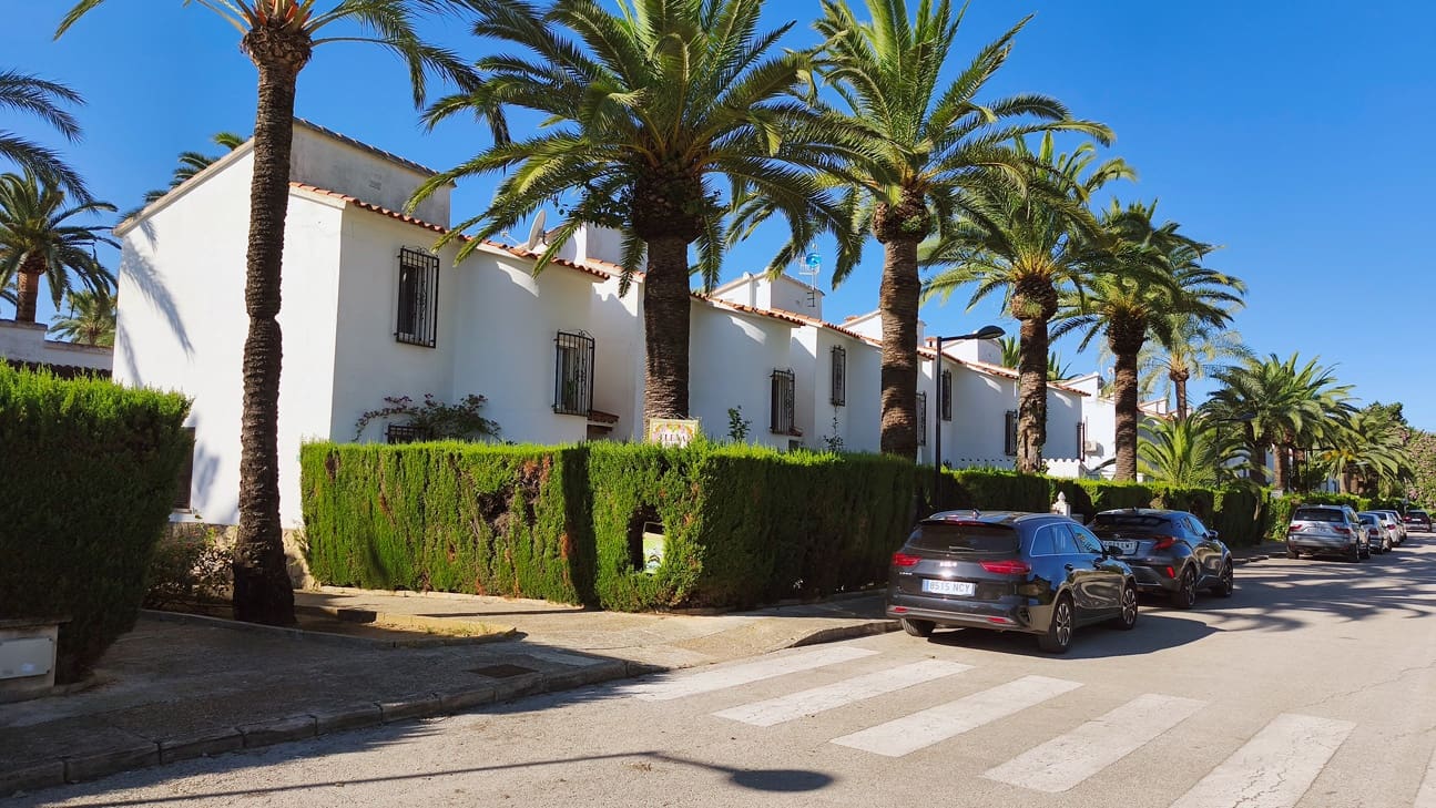 2 soverom Rekkehus til salgs i Denia med svømmebasseng garasje - € 310 000 (Ref: 10183951)