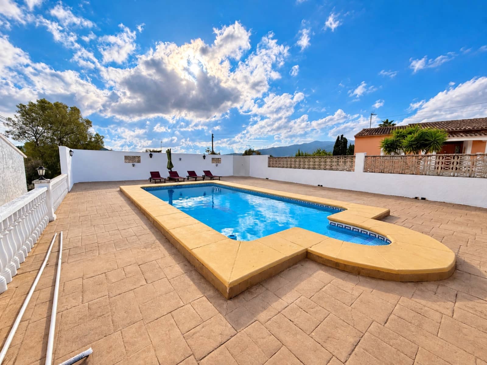 2 Zimmer Villa zu verkaufen in Jalon / Xalo mit Pool Garage - 475.000 € (Ref: 10185436)