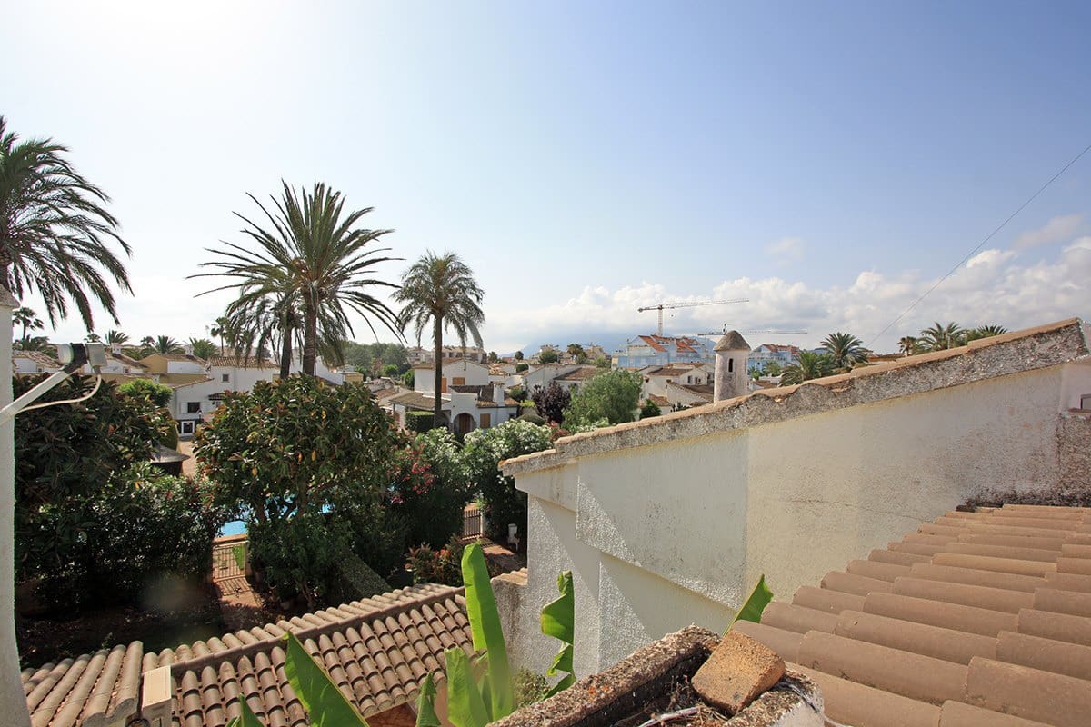 3 soveværelse Rækkehus til salg i Denia med swimmingpool garage - € 420.000 (Ref: 4103818)