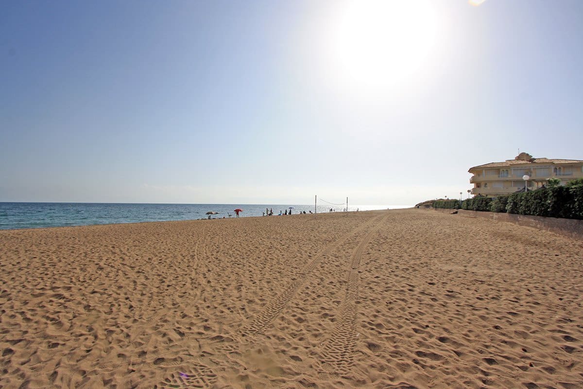 3 soveværelse Rækkehus til salg i Denia med swimmingpool garage - € 420.000 (Ref: 4103818)