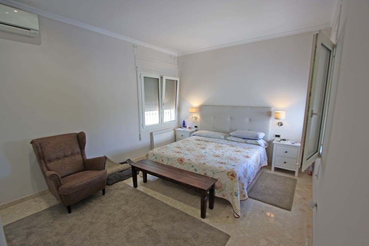 6 camera da letto Villa in vendita in Denia con piscina garage - 1.060.000 € (Rif: 647945)