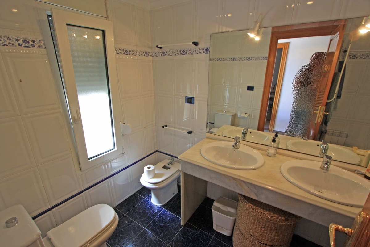 6 camera da letto Villa in vendita in Denia con piscina garage - 1.060.000 € (Rif: 647945)