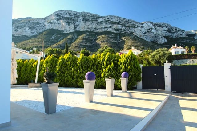 5 slaapkamer Villa te koop in El Montgó, Dénia met zwembad garage - € 1.150.000 (Ref: 6943969)