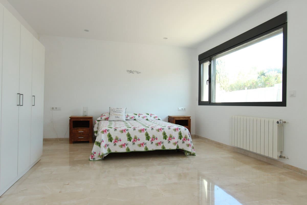 5 slaapkamer Villa te koop in Denia met zwembad garage - € 1.150.000 (Ref: 6943969)