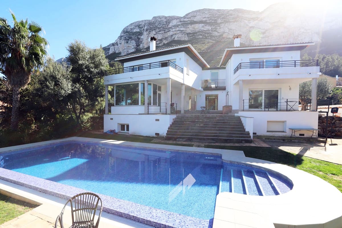 6 Zimmer Villa zu verkaufen in Denia mit Pool Garage - 1.050.000 € (Ref: 7035633)