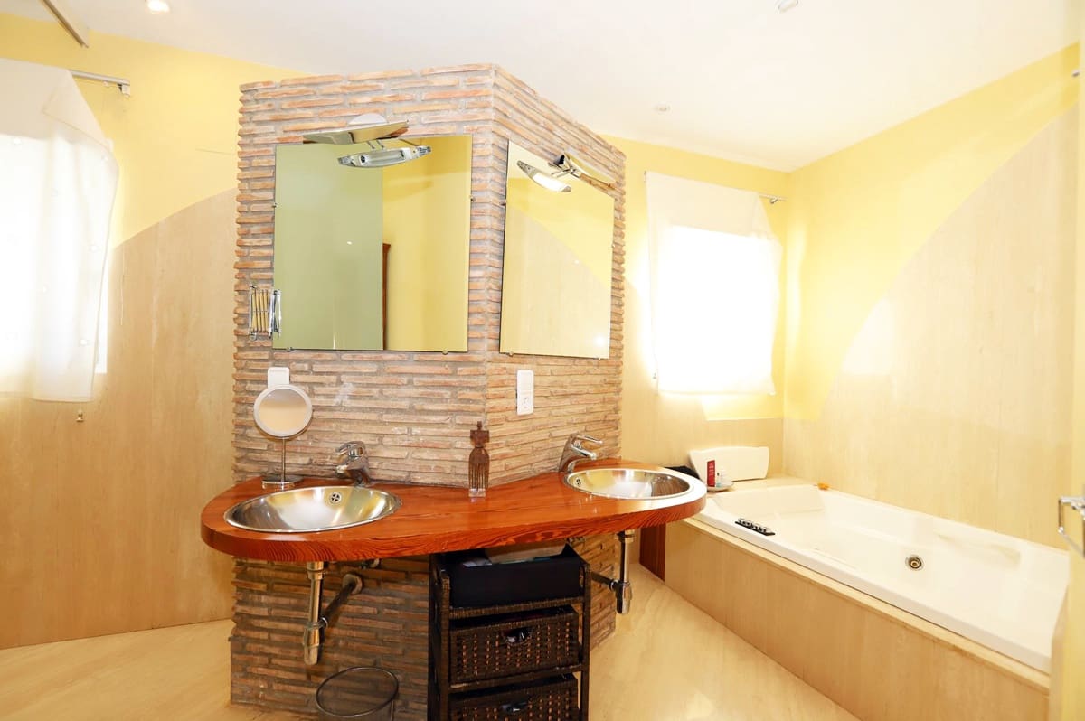 6 Zimmer Villa zu verkaufen in Denia mit Pool Garage - 1.050.000 € (Ref: 7035633)