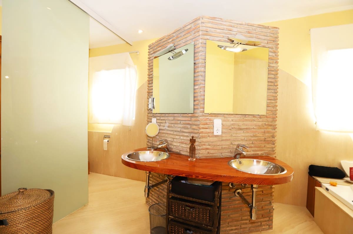 6 Zimmer Villa zu verkaufen in Denia mit Pool Garage - 1.050.000 € (Ref: 7035633)