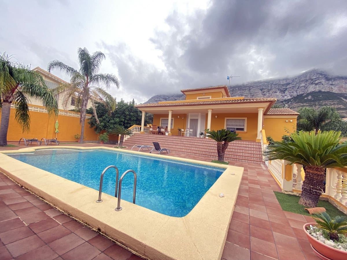 6 soveværelse Villa til salg i Denia med swimmingpool garage - € 680.000 (Ref: 7229513)