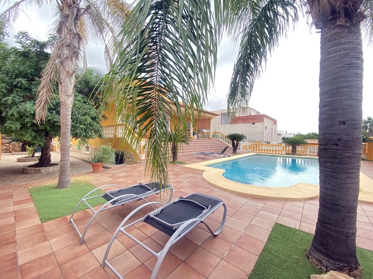 6 soveværelse Villa til salg i Denia med swimmingpool garage - € 680.000 (Ref: 7229513)
