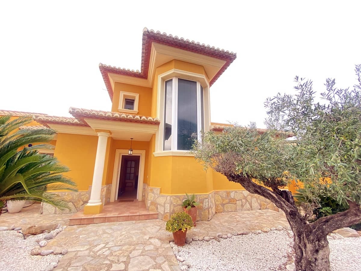 6 soveværelse Villa til salg i Denia med swimmingpool garage - € 680.000 (Ref: 7229513)