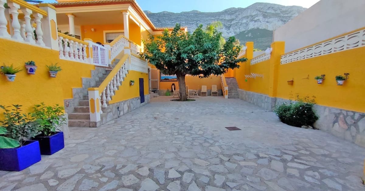 6 soveværelse Villa til salg i Denia med swimmingpool garage - € 680.000 (Ref: 7229513)