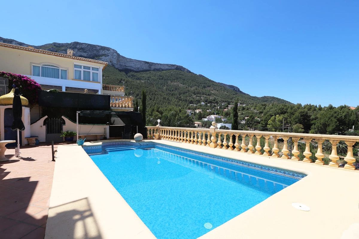 4 quarto Moradia para venda em Denia com piscina garagem - 565 000 € (Ref: 7641764)