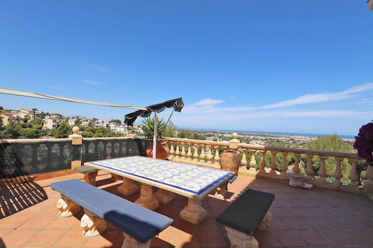 4 quarto Moradia para venda em Denia com piscina garagem - 565 000 € (Ref: 7641764)