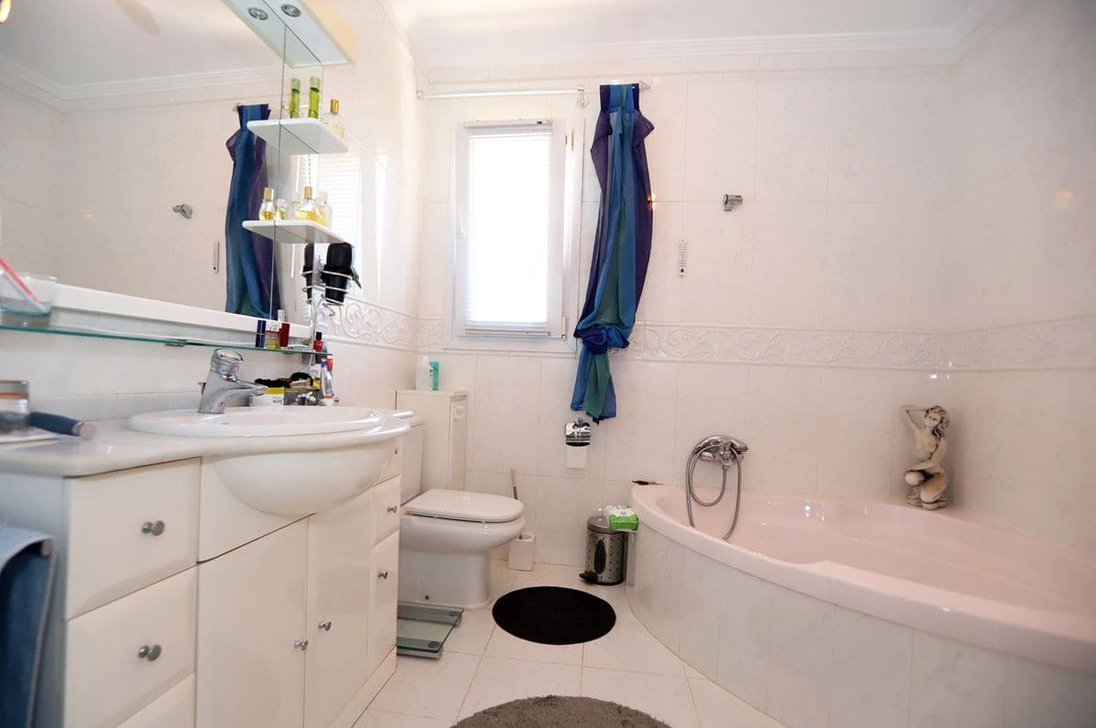 4 quarto Moradia para venda em Denia com piscina garagem - 565 000 € (Ref: 7641764)