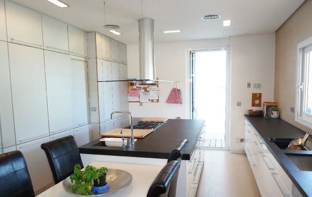 Chalet de 4 habitaciones en Dénia en venta con piscina garaje - 1.990.000 € (Ref: 7673969)