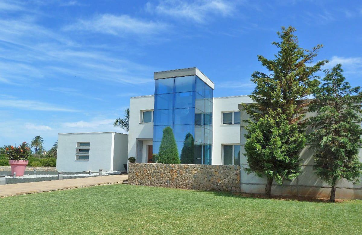 Chalet de 4 habitaciones en Dénia en venta con piscina garaje - 1.990.000 € (Ref: 7673969)