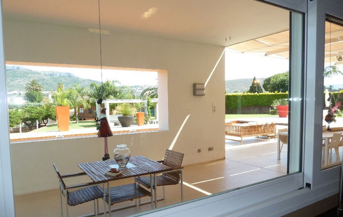 Chalet de 4 habitaciones en Dénia en venta con piscina garaje - 1.990.000 € (Ref: 7673969)