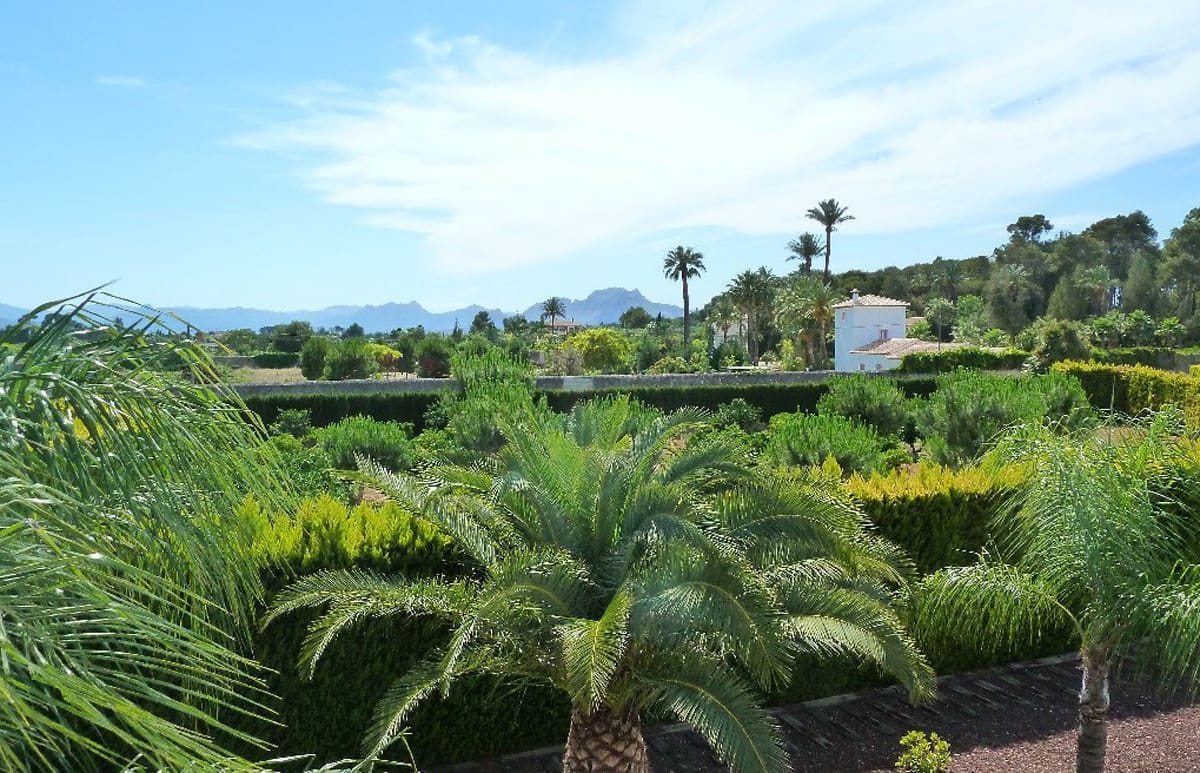 Chalet de 4 habitaciones en Dénia en venta con piscina garaje - 1.990.000 € (Ref: 7673969)